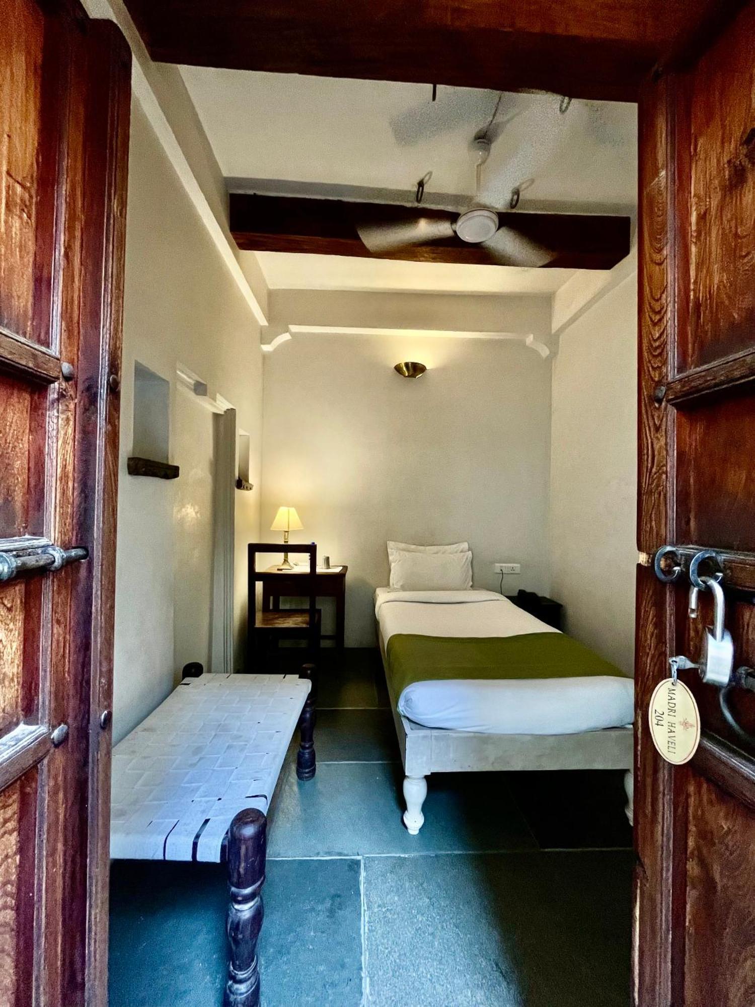 Hotel Madri Haveli Udaipur Exterior foto